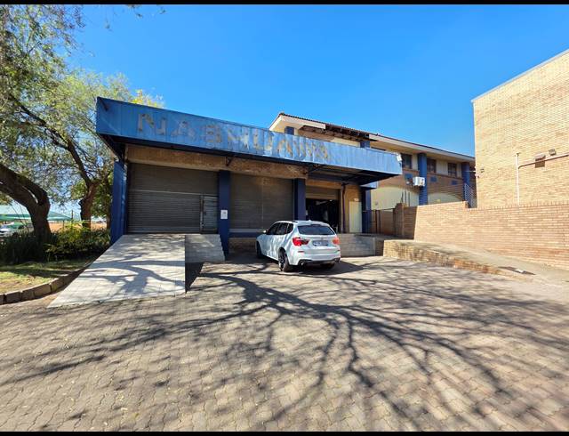 3,434M² WAREHOUSE FOR SALE IN AMALGAM